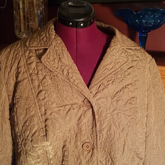 R.Q.T. Plus size quilted jacket. - Picture 2 of 6
